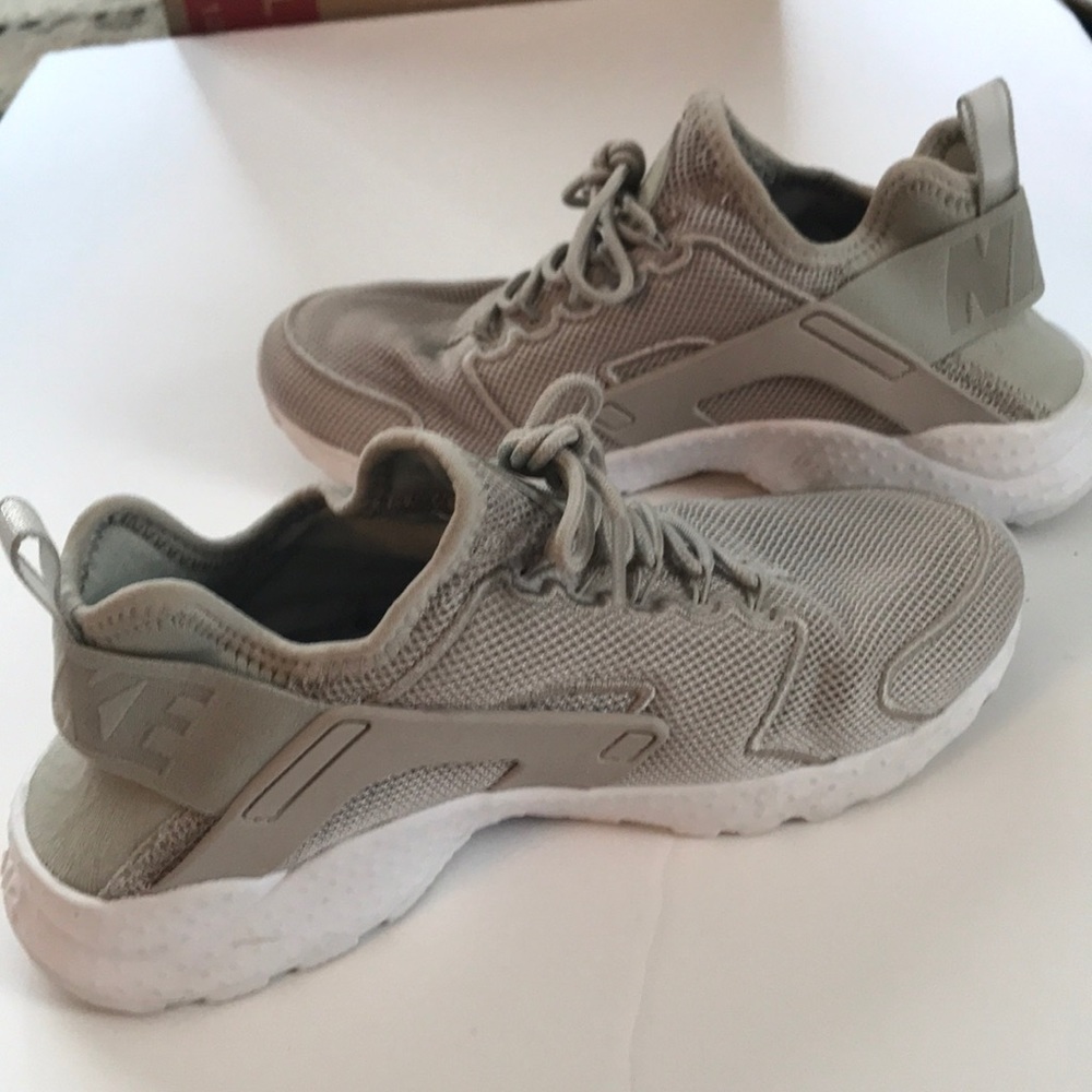 Nike Air Huarache 🌟HP🌟